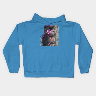 Skink in the tree blossoms Kids Hoodie